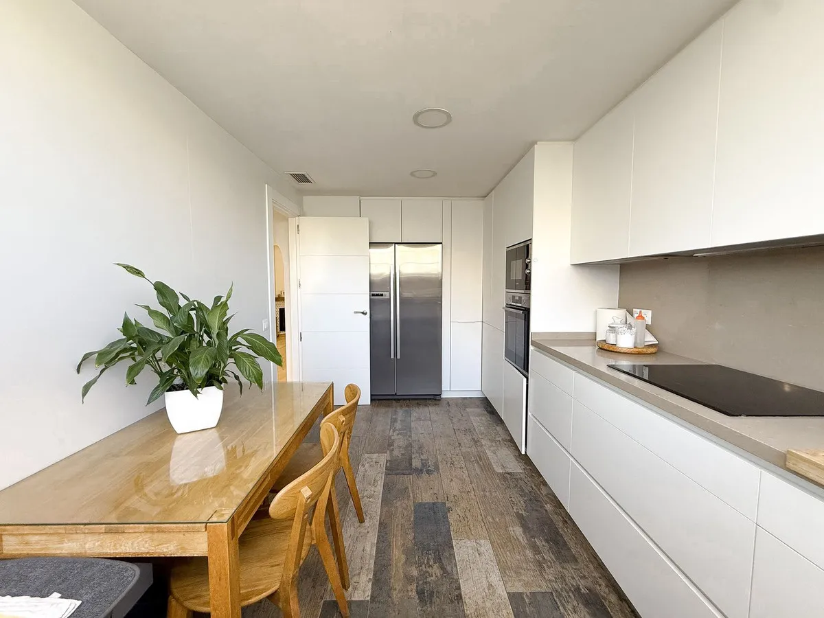 d695ad8b-aa7e-485b-a3cb-5a0e0d55ae70