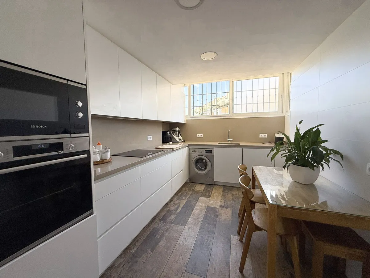 e932488e-2380-4a54-b405-816fdbc619e5