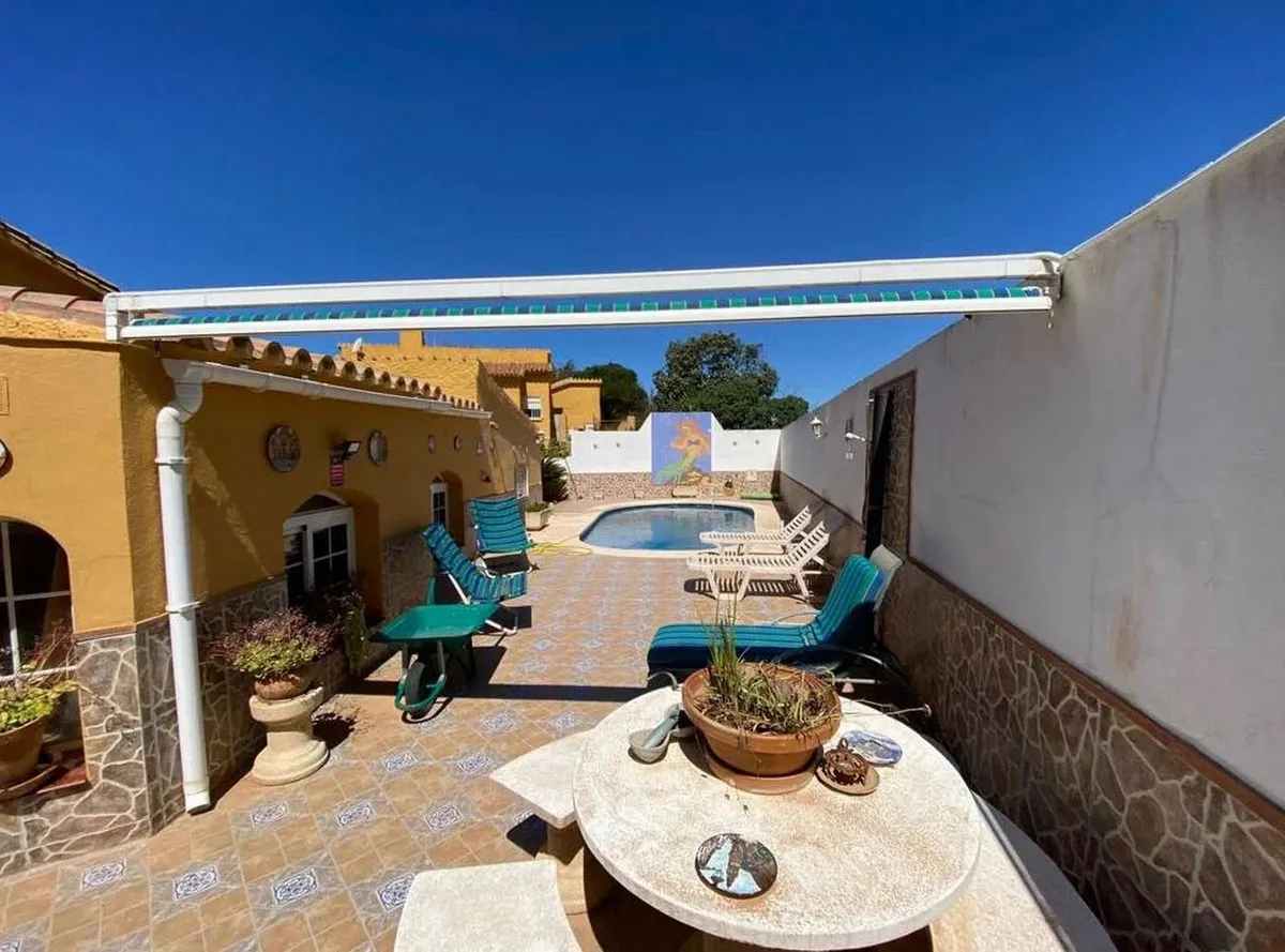 374b10b1-802d-4293-9990-e8f0099c8376