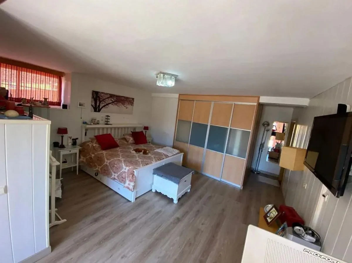 67d81799-e3dd-44ea-978c-fe65d91b8ad6