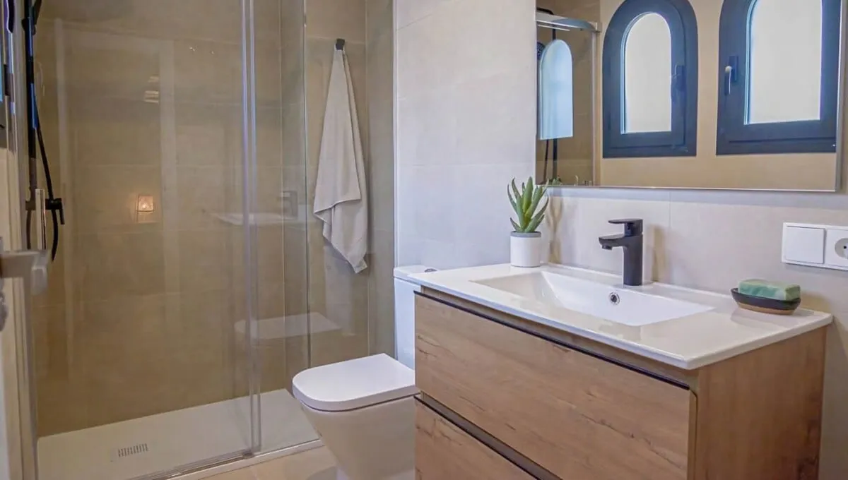 40350635-2385-4a45-99e3-ec3773dbcfbe