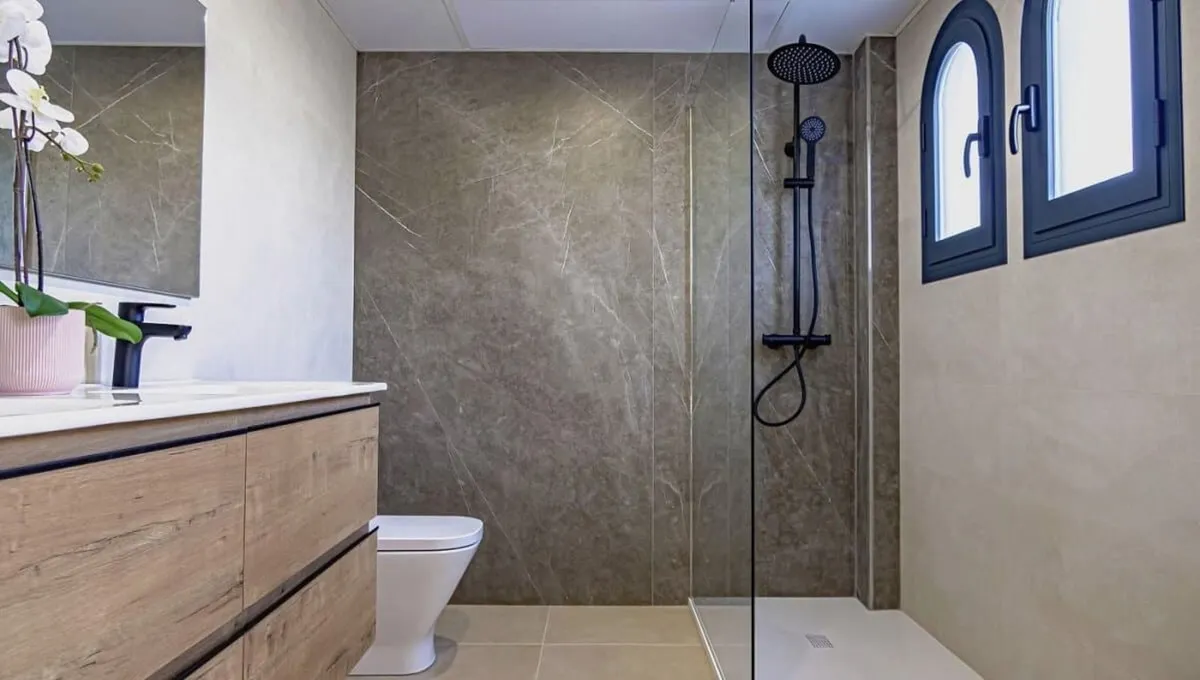 4202e978-874b-4b4d-a373-6966c9c1c8d5