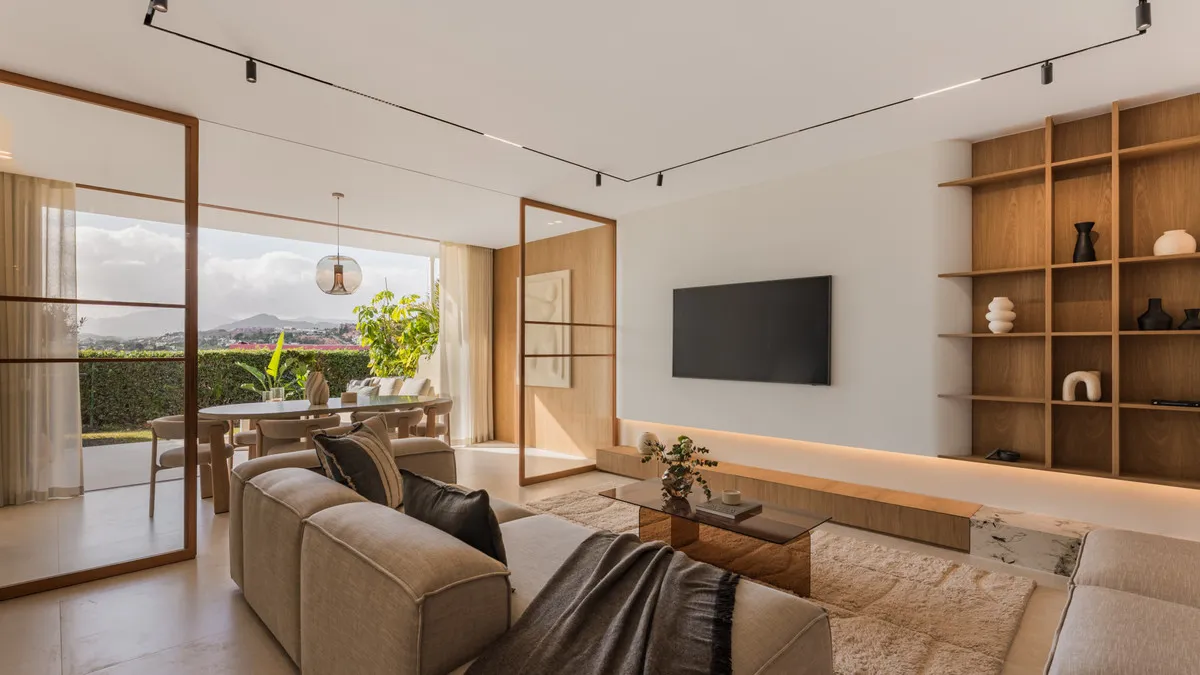 323bff9b-00a1-4cb6-90d1-21f5c3543a55