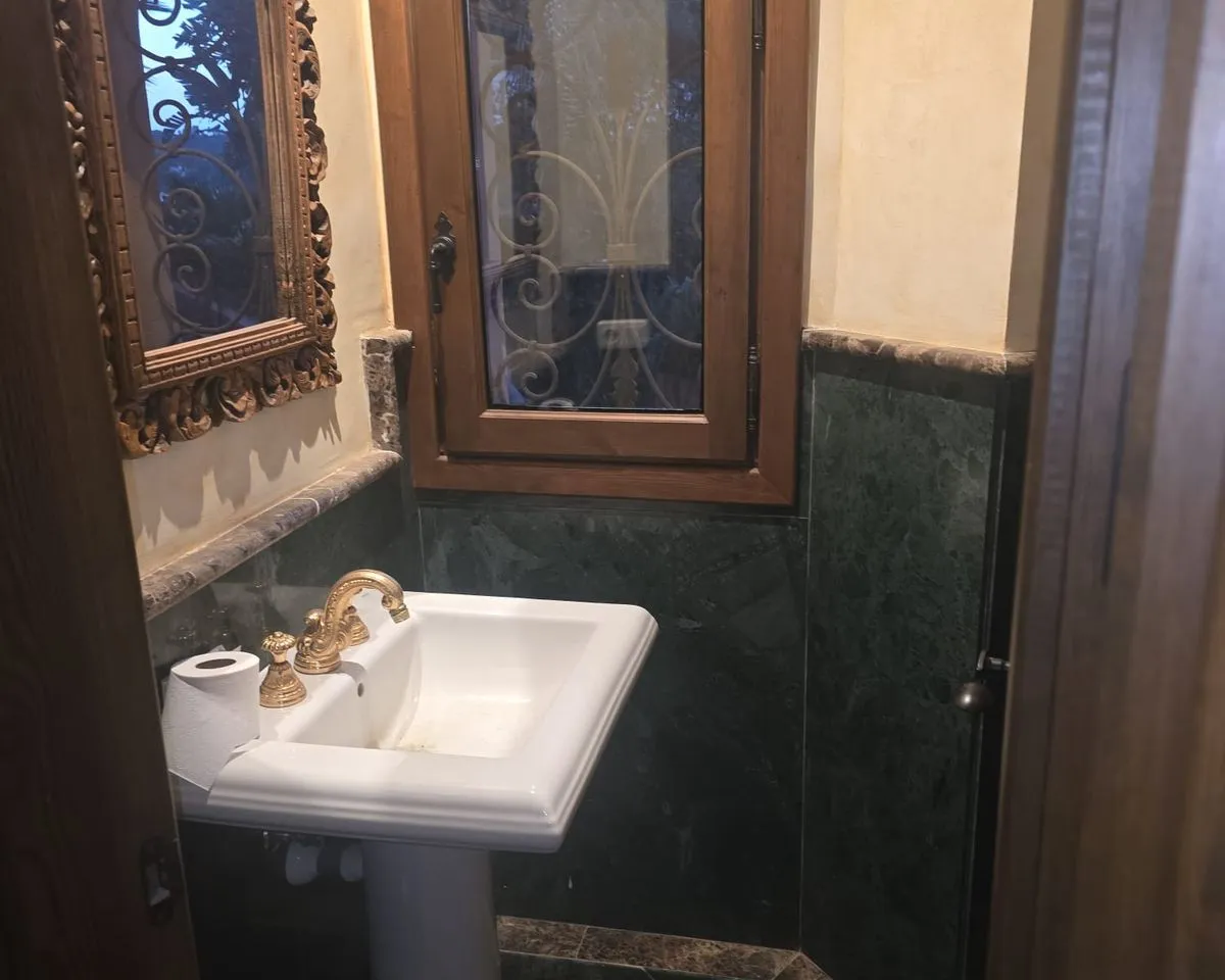 ebe39765-402c-42f4-b883-2c0ae6dd51f6