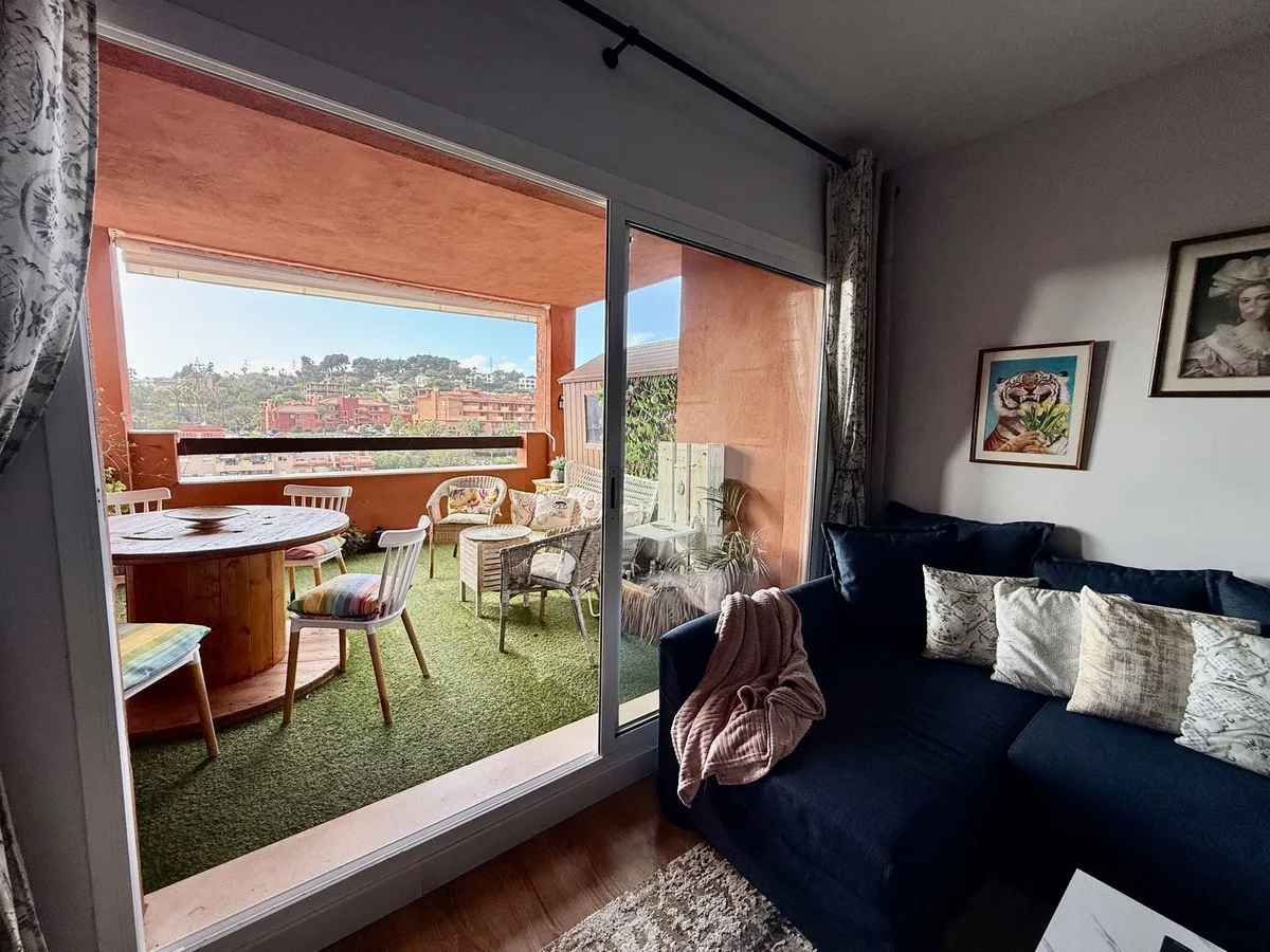 ad10858a-09e0-4051-83dd-f25c3b24df1c