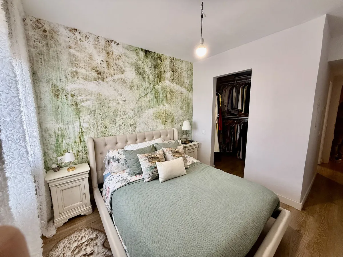 adaae21c-cb8f-42c7-9346-6e7e3ce7e876