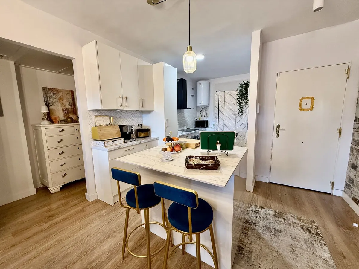 eeb00848-8277-4a43-81f5-480a6f570393