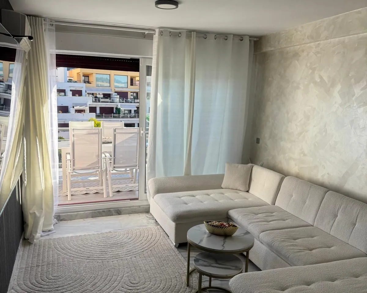 1c28b7b8-4456-407b-90f1-8240d7484cb3