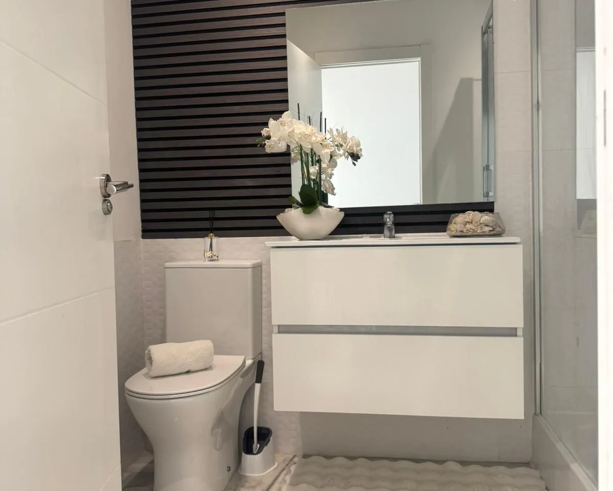 44868085-0608-4a34-bd93-f074933e8770