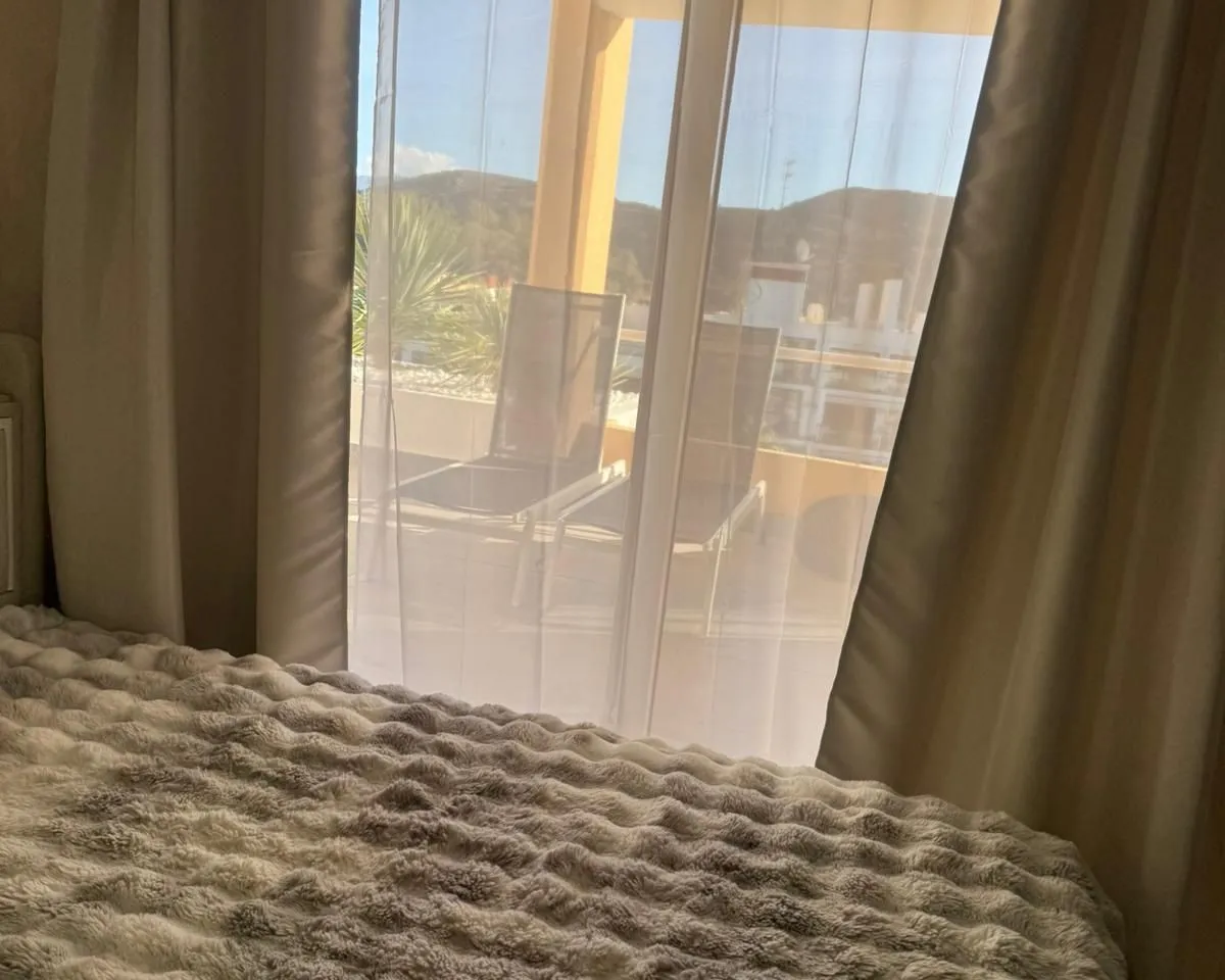 c504d864-a33d-4d6b-9adf-b3774c42e6dc