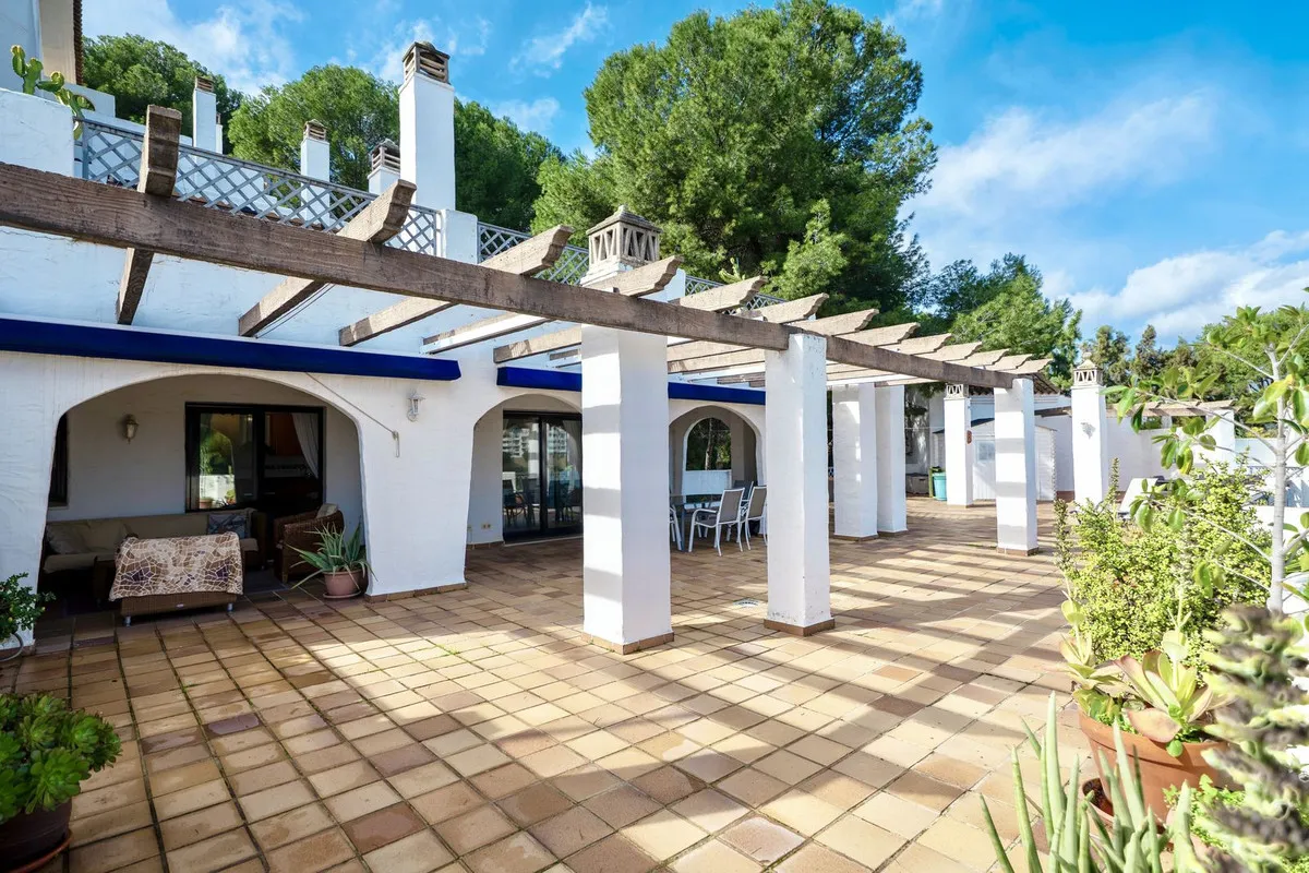 9025b8cb-6617-4cc4-a92e-629953a50d86