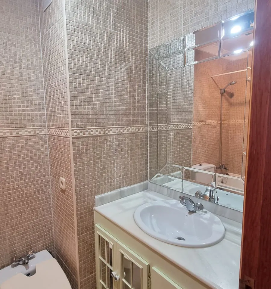 17fb8a40-80ca-4c4d-9900-479aa2777f43