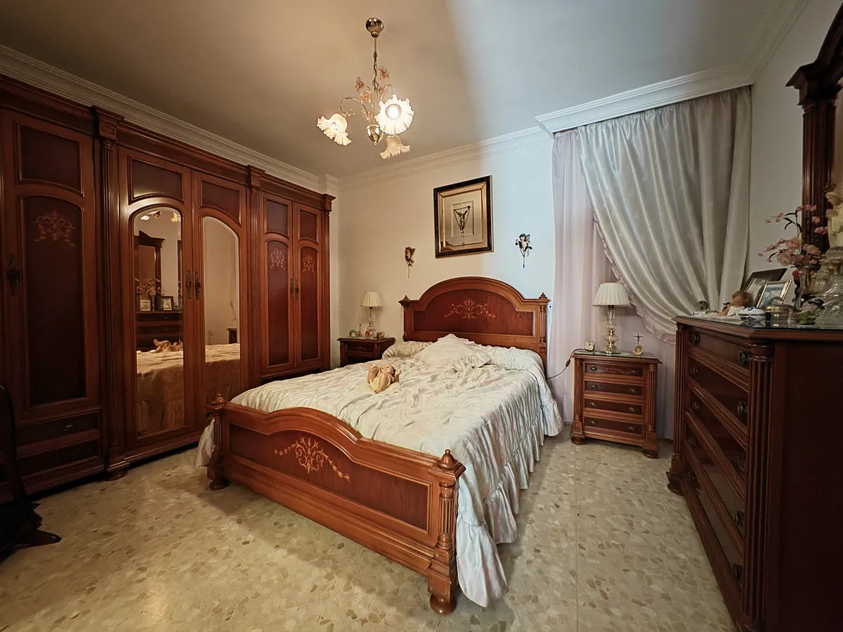 8d8c2437-019a-47c5-b72e-71806ac6a030