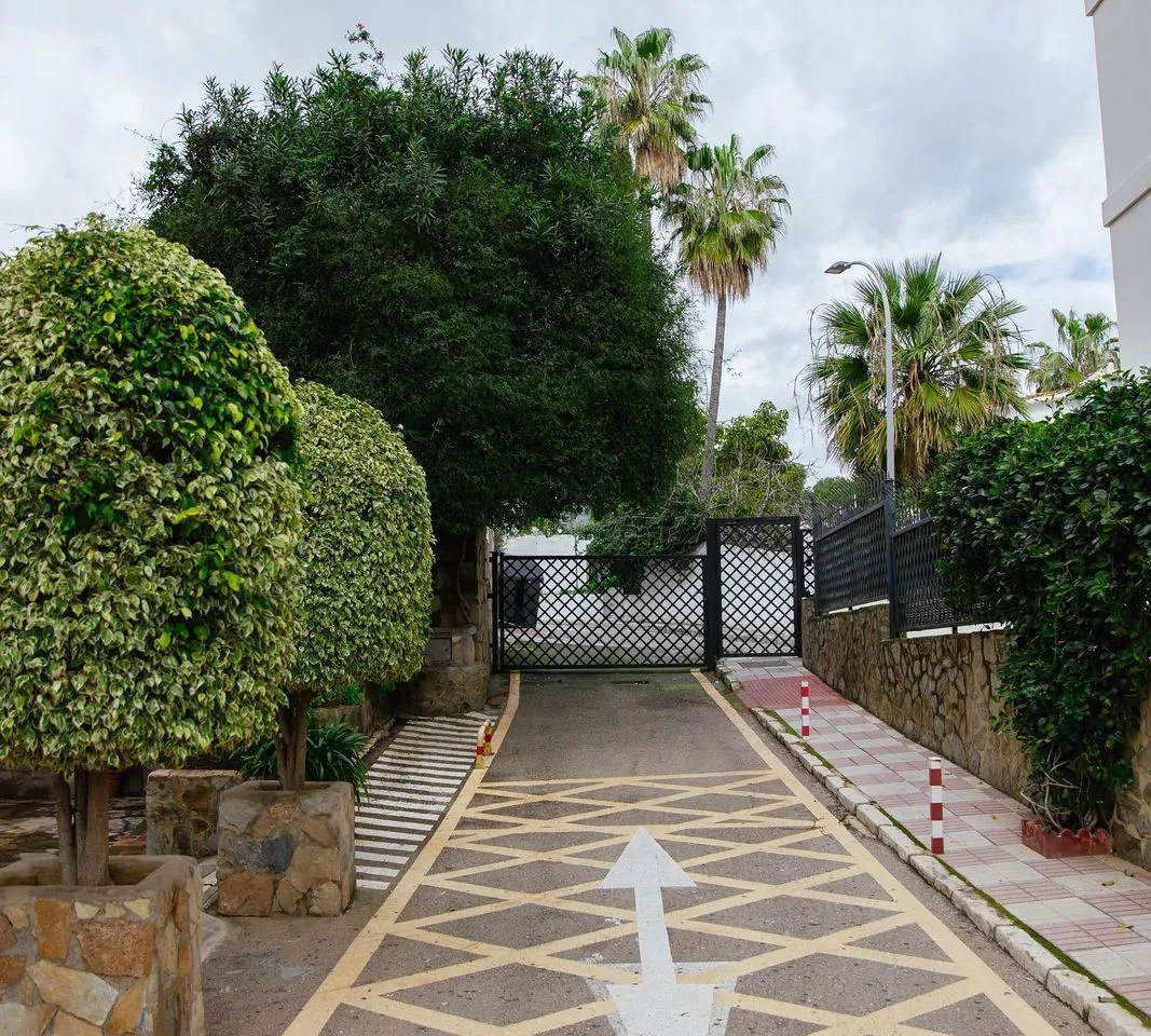 435bd074-591a-4220-93b8-708efb1e3f91