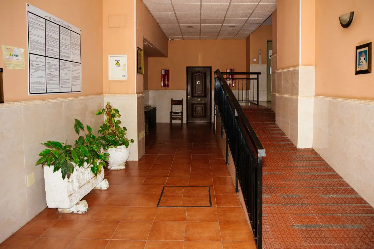 ab6b46fe-520b-4da6-ba06-6368bbd53178