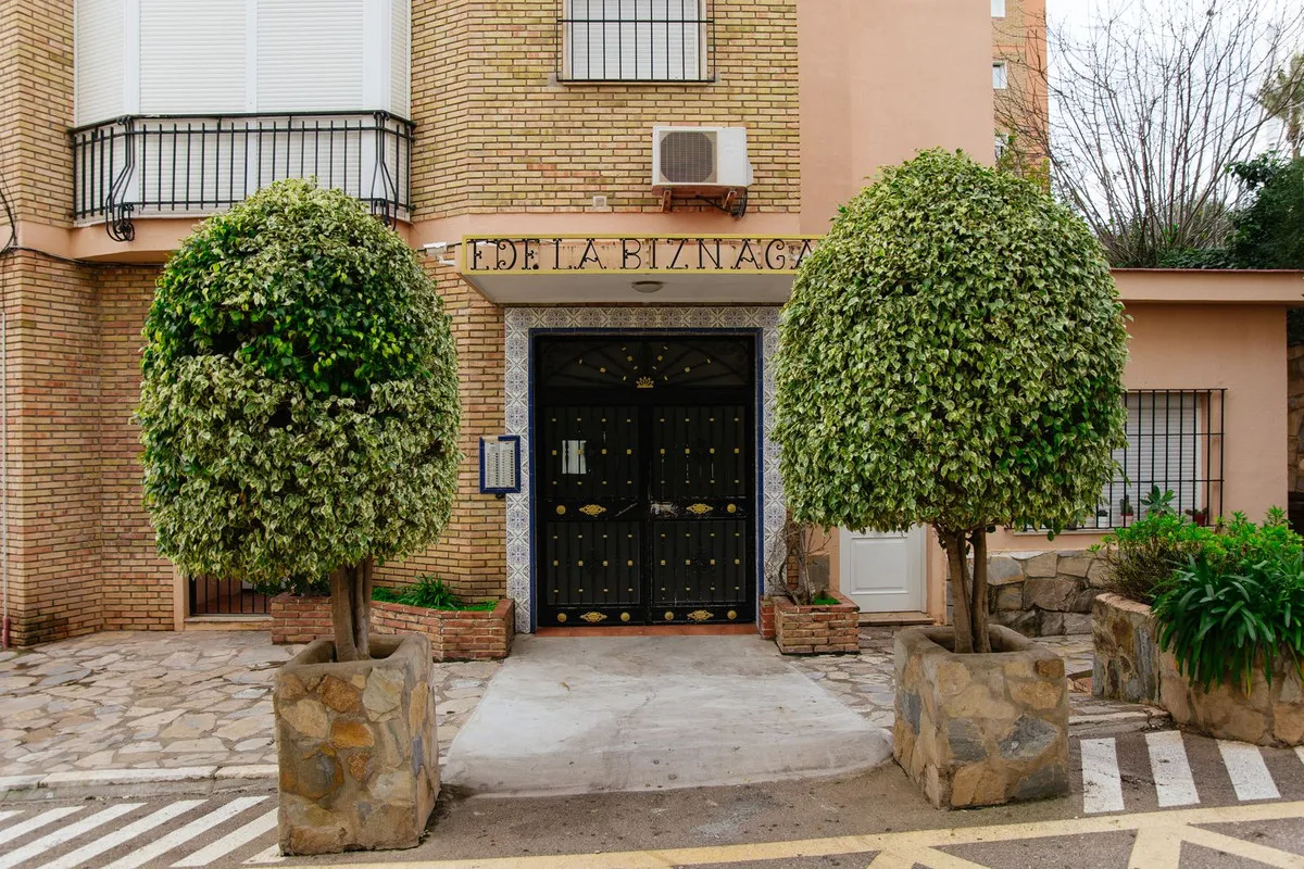 dc9b54df-639b-4e01-a445-a62563192cd0