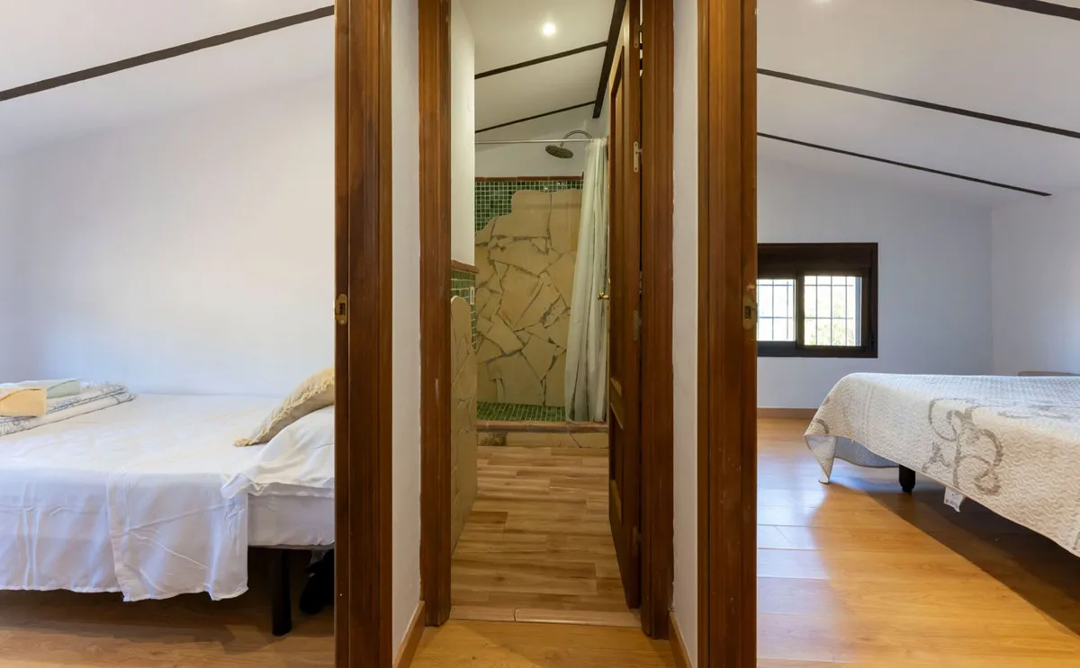 8fea2899-255d-489c-90b7-d8b79ae78672