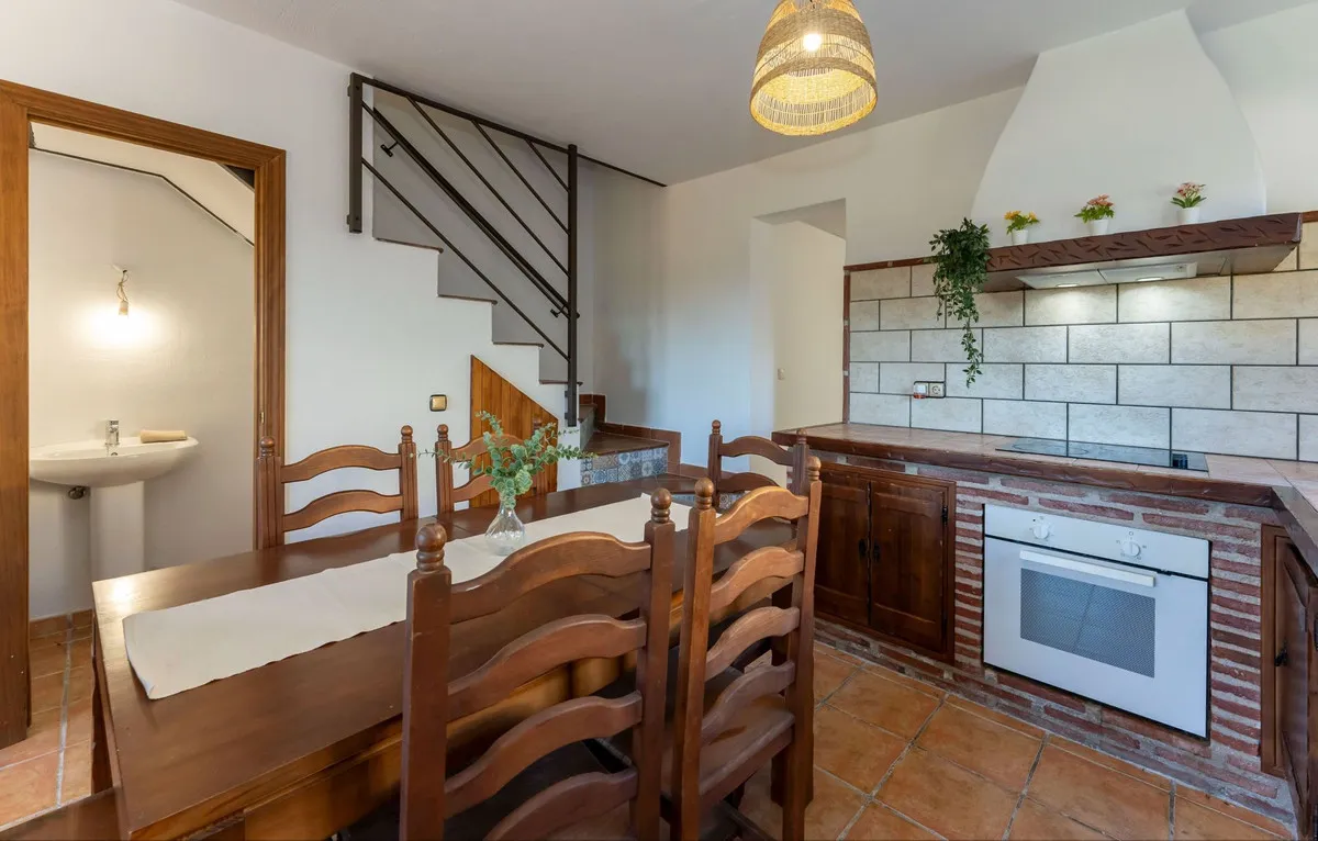 e158590f-2e5f-4f09-b3b3-3cf4c9fc5304