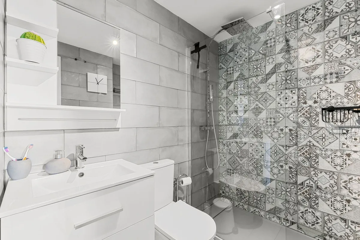 8d3828f8-3330-4f9f-a709-079a3f07f3bb