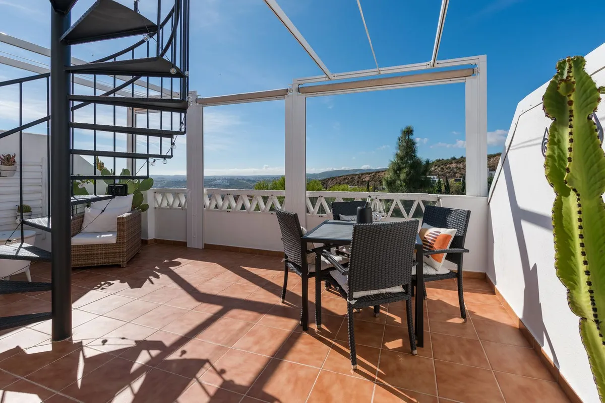 d351b2f6-a906-441c-bf8e-c86c19aae4a0