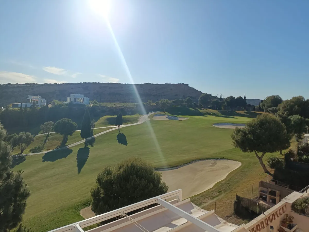 e8e95b0c-dae5-48bb-a52f-ff1ab718f098