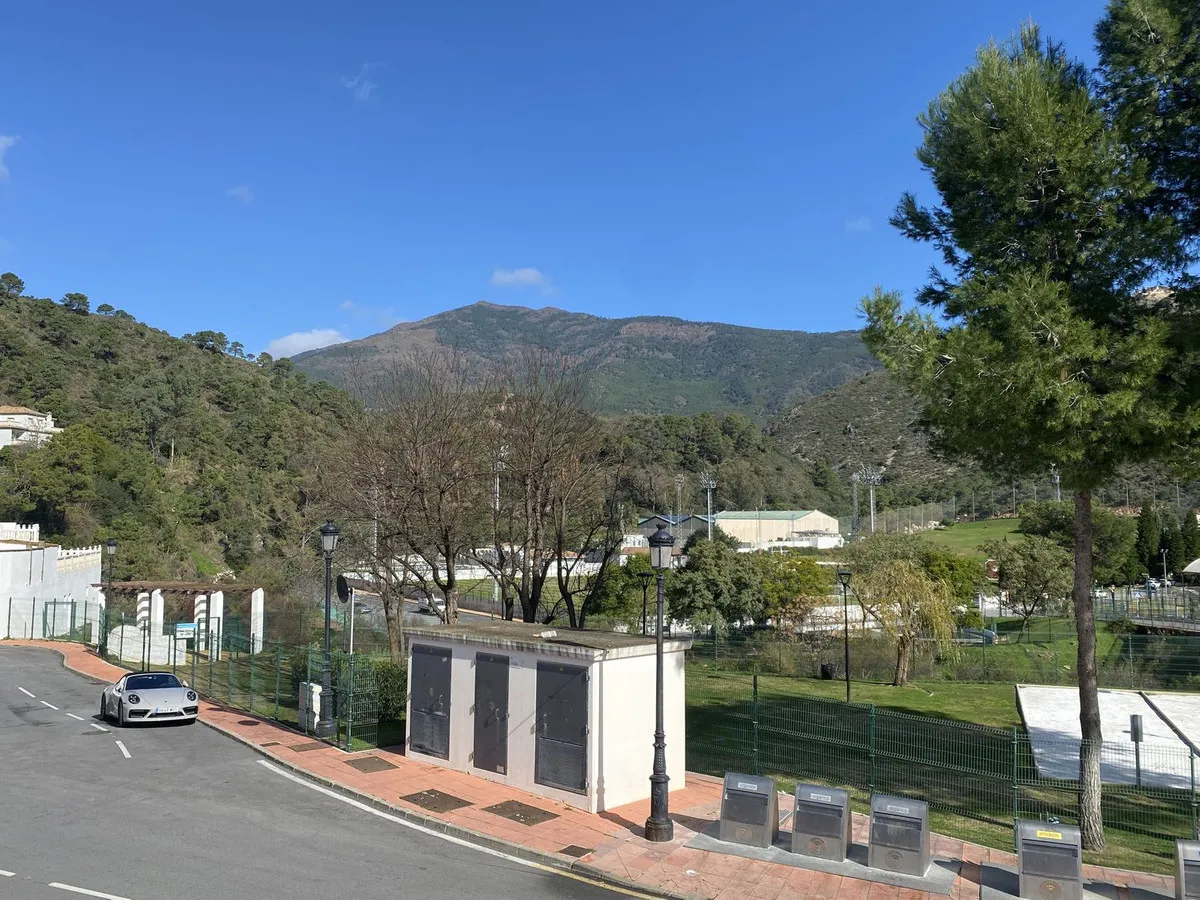 a404de89-4d0f-459d-8e1c-e411e935a962