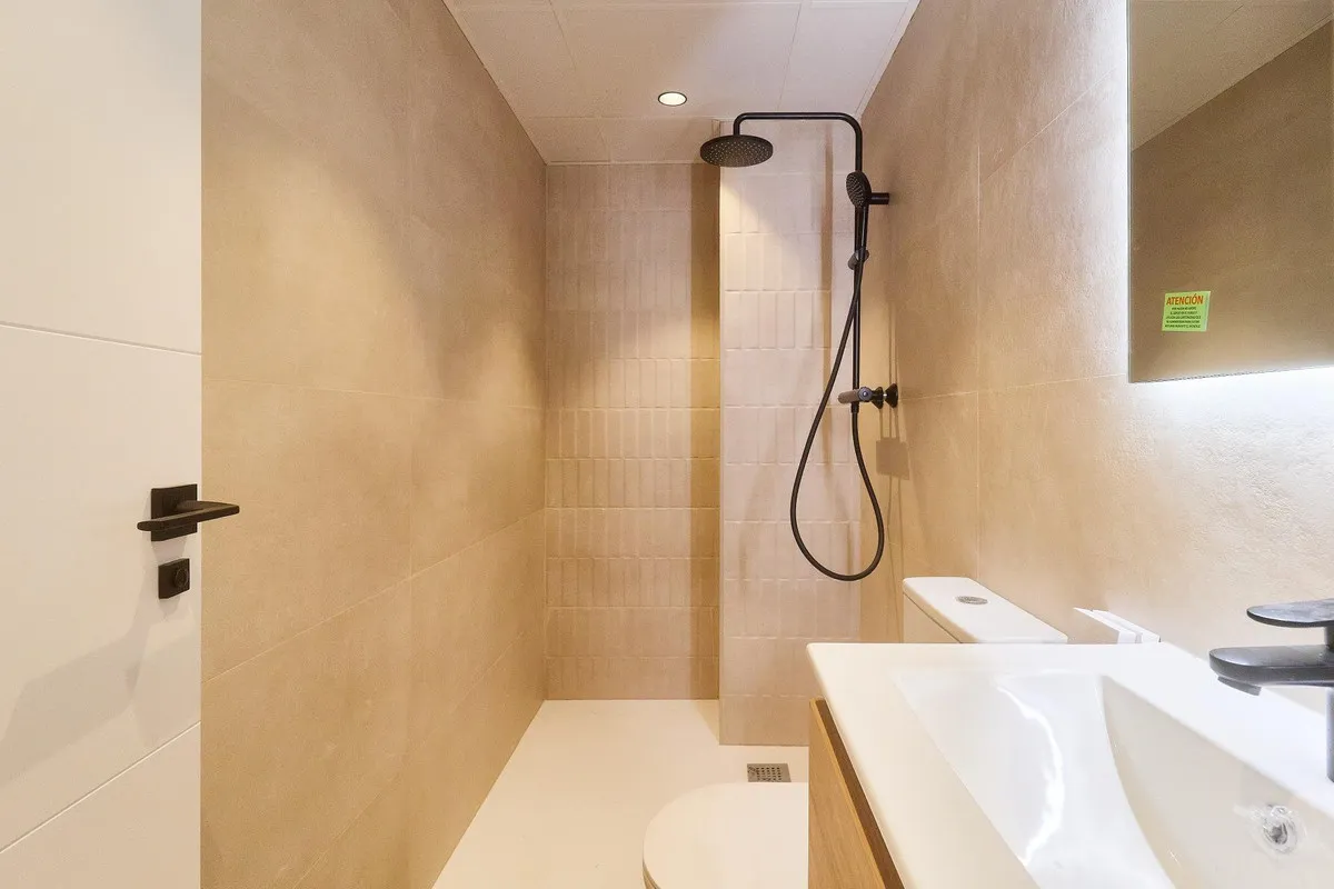 6bcd4b5a-19f1-4c6c-951c-25023946ff26