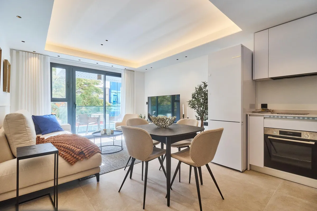 8d098fd9-a138-48ef-b098-4b9fa45d7370