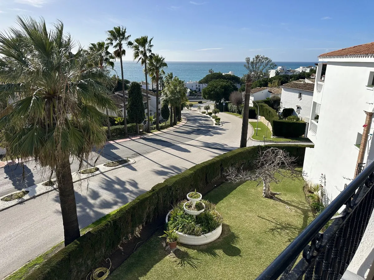 ab08555f-e6ab-490a-8fde-22cb88a73268