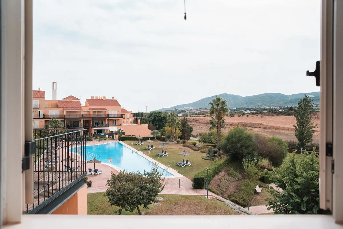 016ce714-e902-4bba-8db8-b3504ab64396