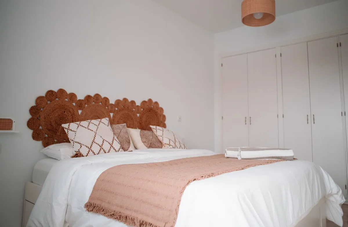 f8a064b7-10f2-4f5f-8b81-031bbba6c961