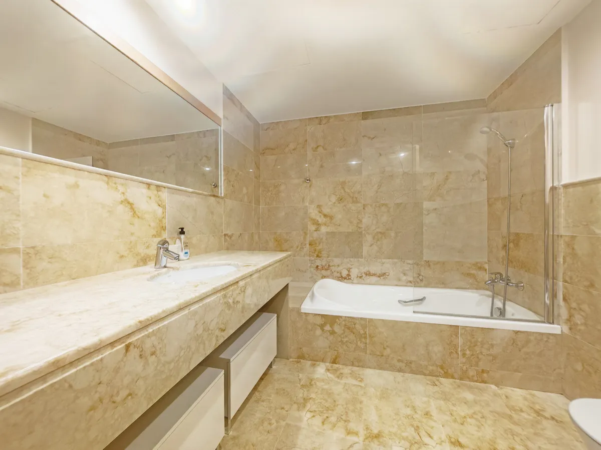 09b8c5e6-39d0-4a2a-8c19-a7a436812935