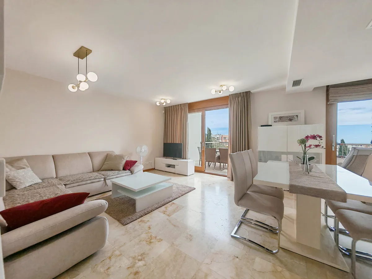 c7954dce-7b6d-48e9-b2ed-a8c31afd5b13