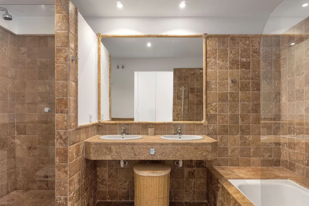 74f9075c-f9fc-495b-a2c1-cf527fcf246e