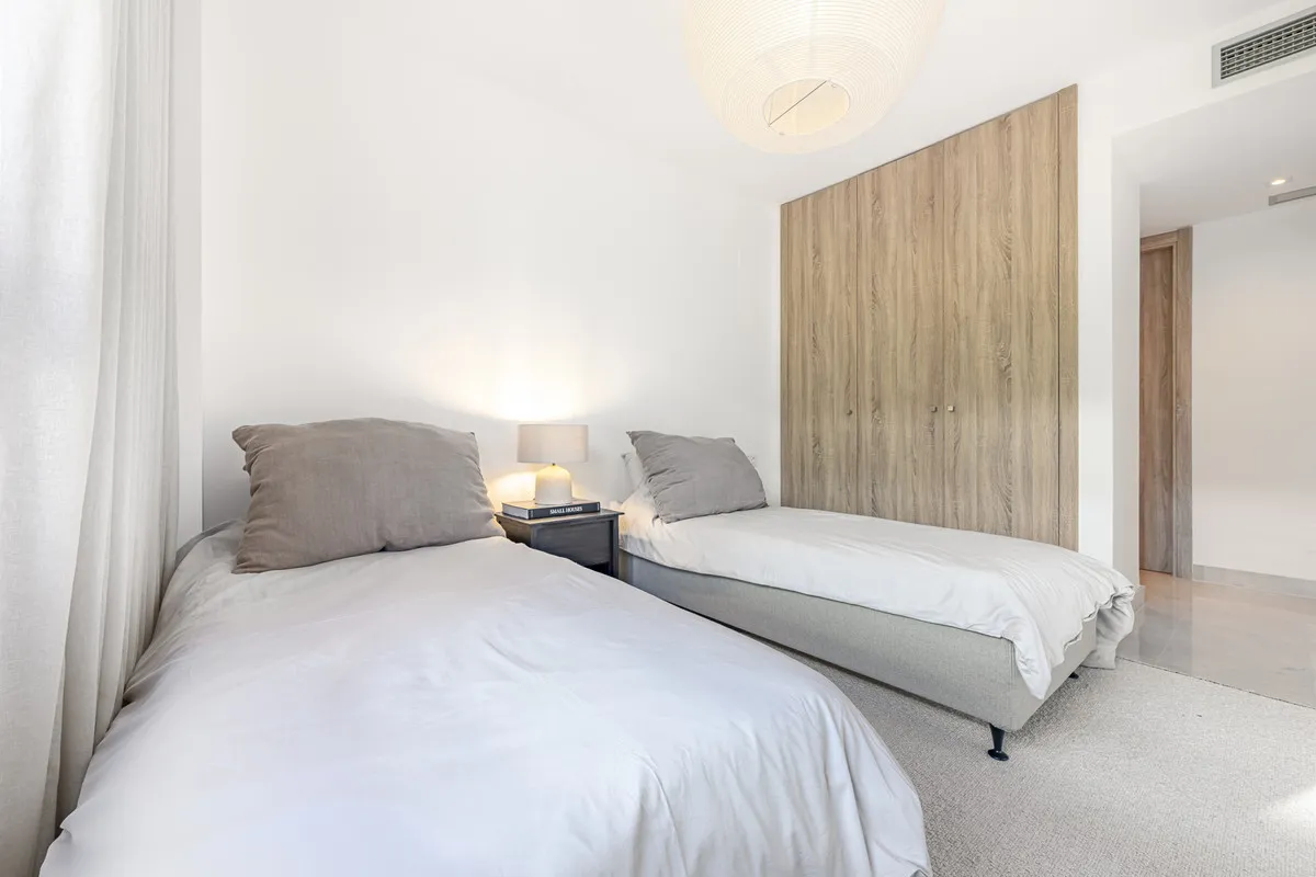 0ab14ee7-e0b4-444f-a152-01a6b1a9fc48