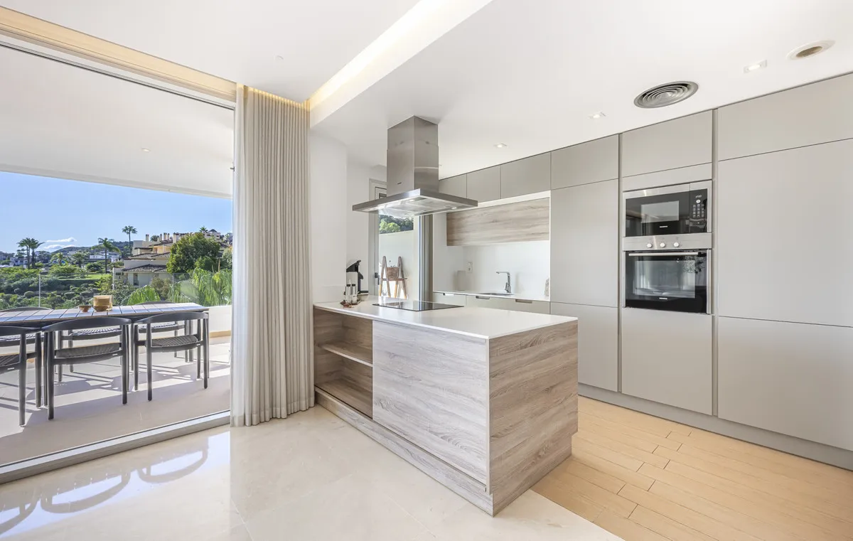 fe2765f2-ce2c-4942-a051-7c30b5b89b7b