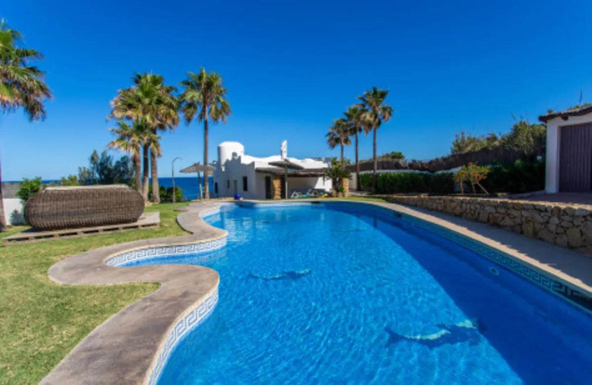 27672742-83a7-4102-bdb9-0ab49dd444ec