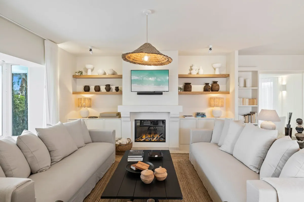 0d984932-804b-4064-a7e7-24bbe3966010