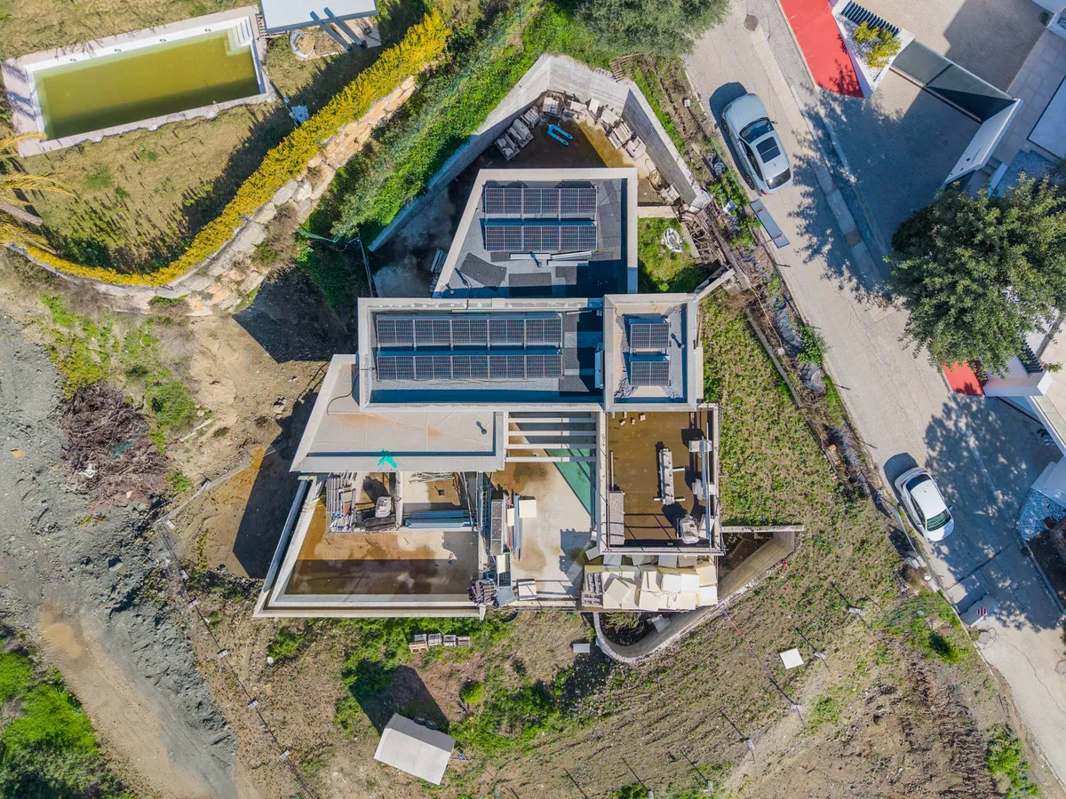 a612584e-eae1-4e9f-b177-6b88bdc77e61