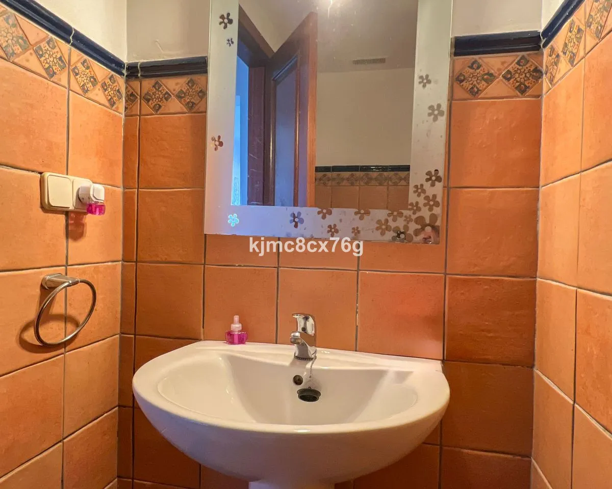 63a9a2d5-b294-457e-b233-43f7e956c9aa