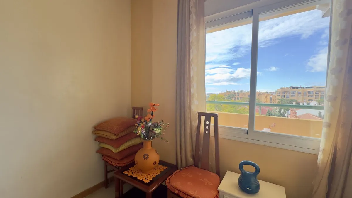 c44d7f94-447b-4a4b-a5db-d8d3f1163b1f