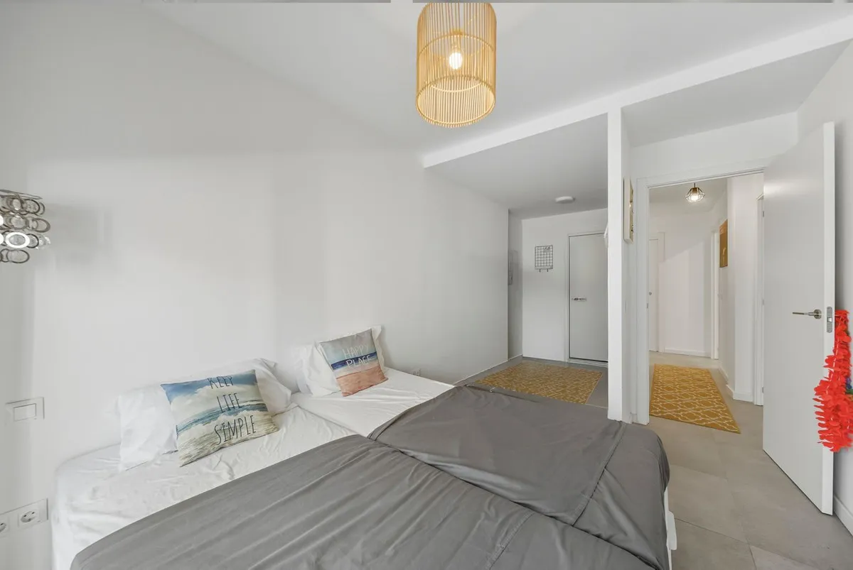 d545dbc7-86c3-40eb-83d5-7d93fa4beacb