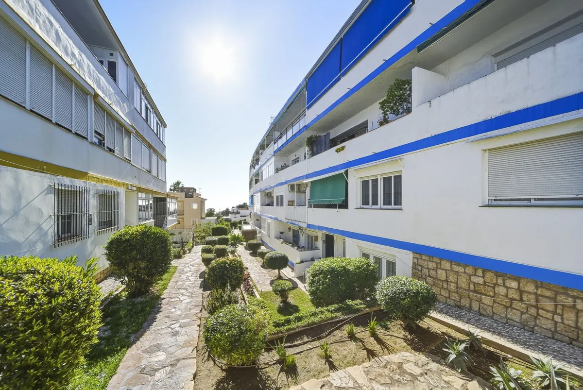 fb8a5793-6f0f-40ff-aee4-1bfb12c114e4