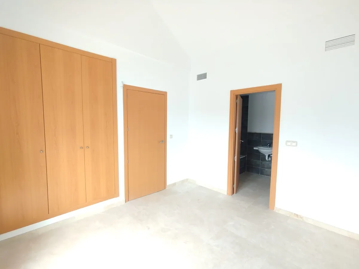 f5f7e8a4-8b51-4425-954e-e3b284083f32