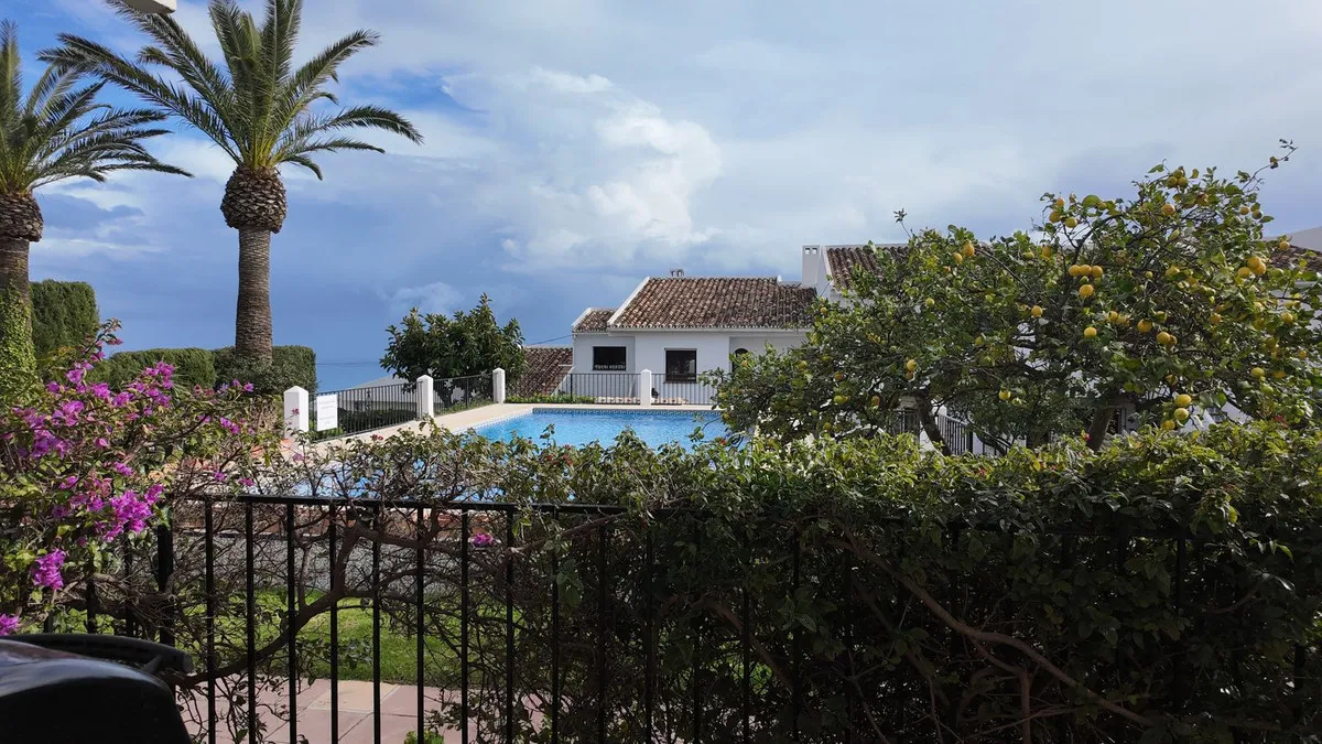 48d7a03d-9319-4b92-b7e9-a980e1616f13