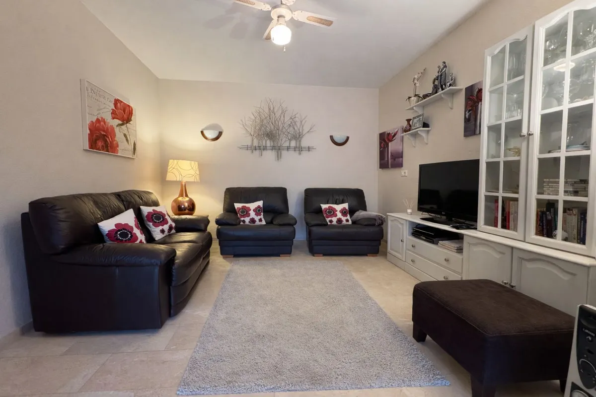 4209a6de-a094-4d79-b151-04ee0e153559