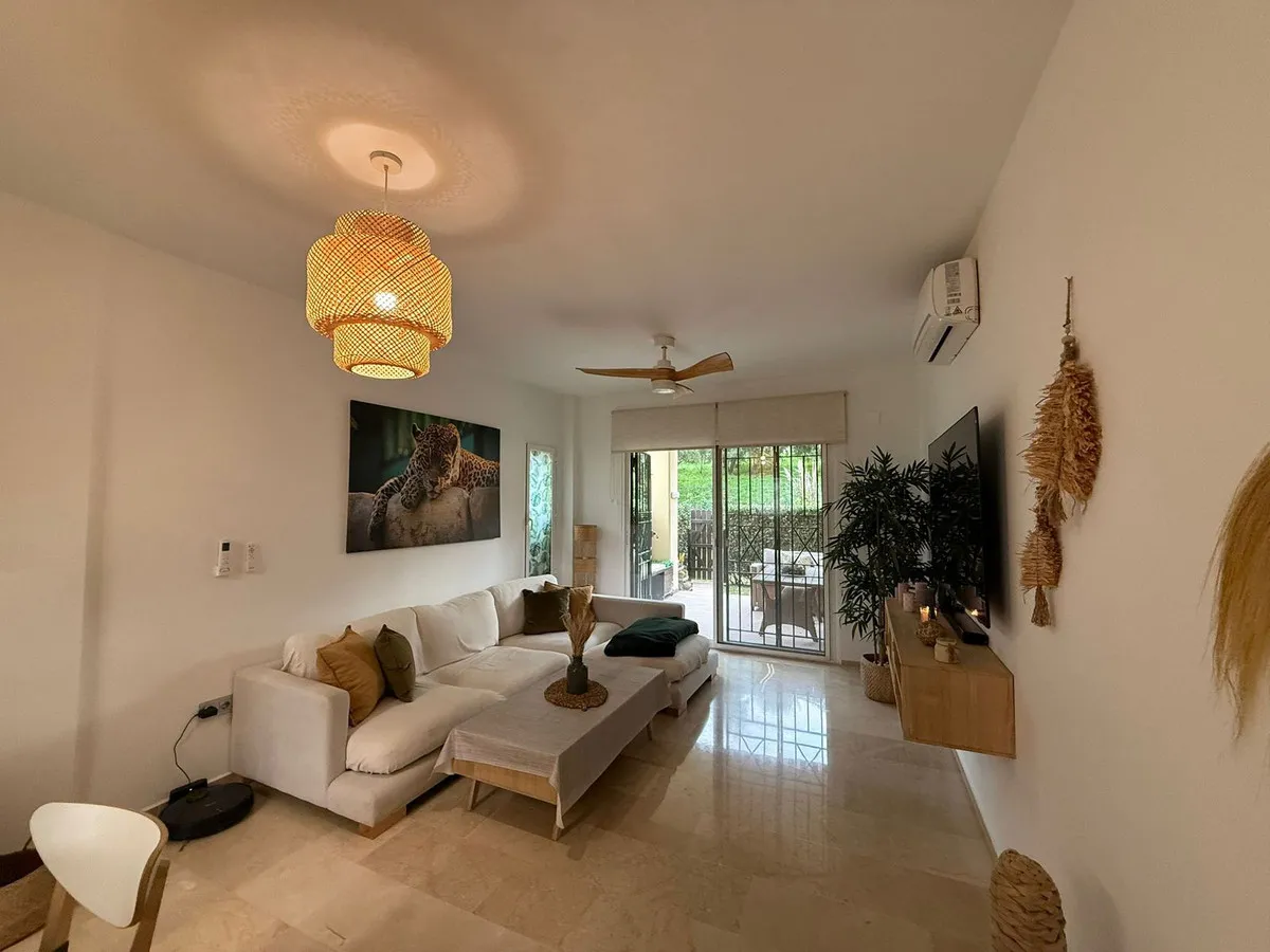 2f751af9-3701-4701-bf2c-742b3d7ac880