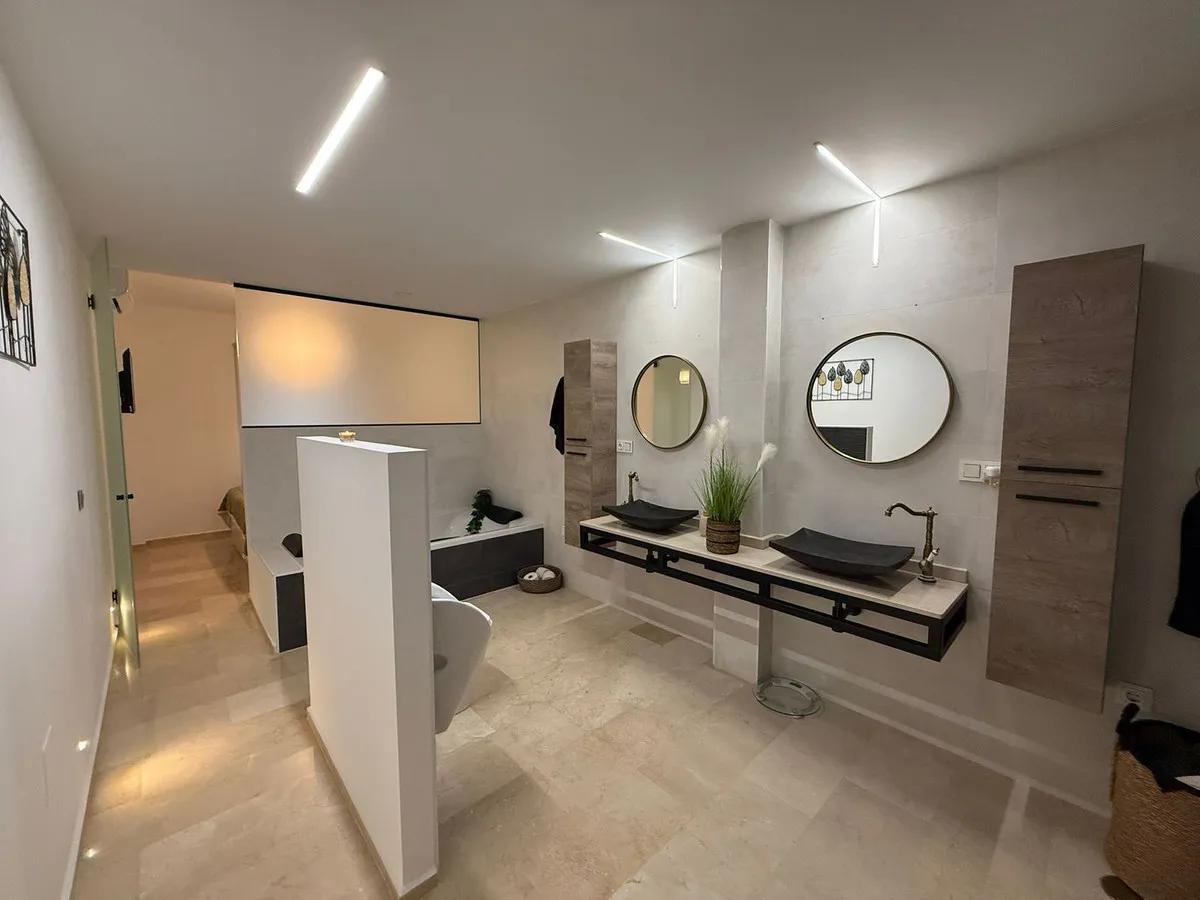 f581d35a-d375-43d3-a756-4c0fdc8156bd