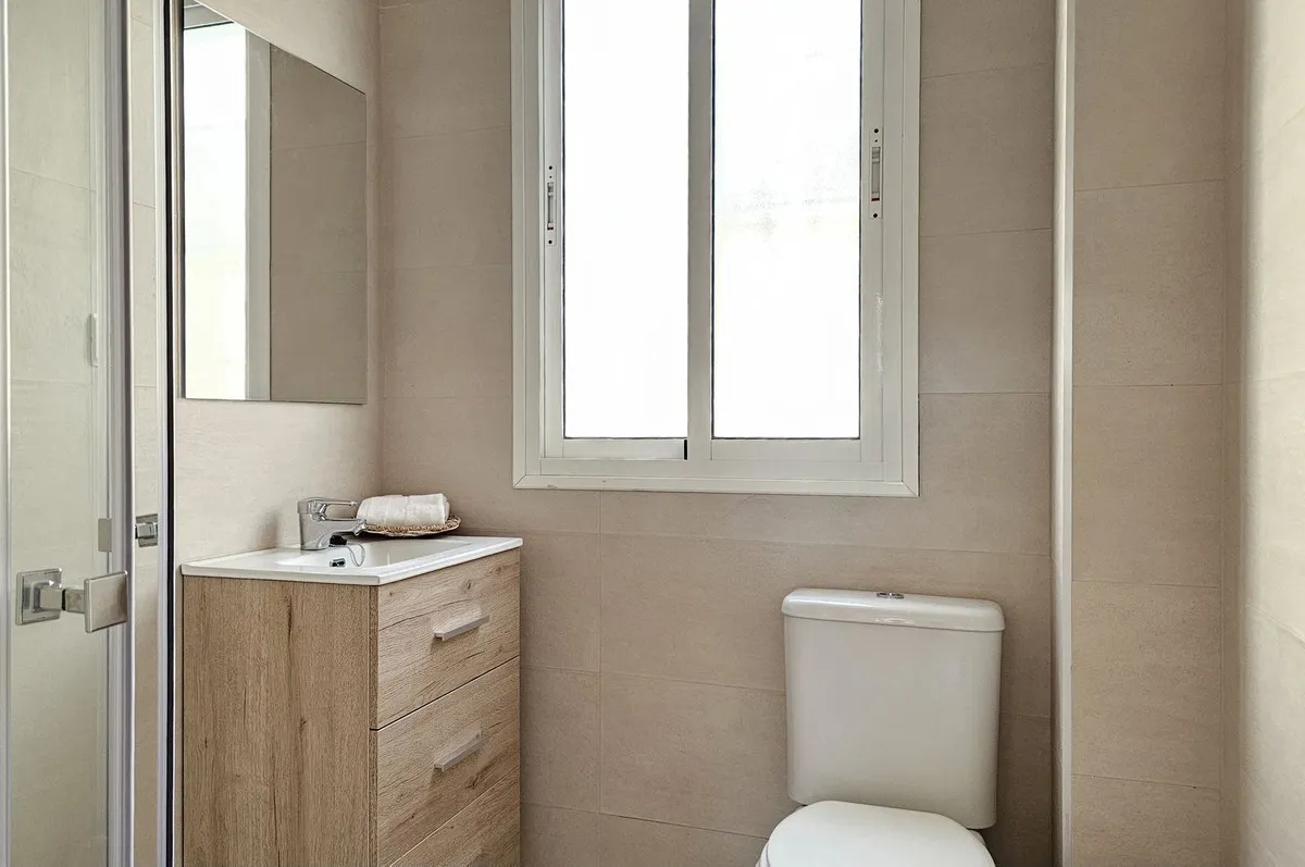 13e76040-92e2-485c-bf99-240aec1d073e