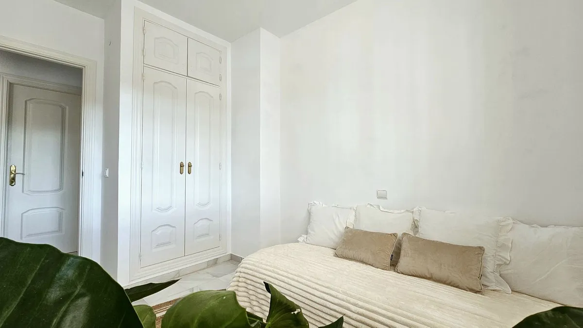 2aefdab3-b7e8-4886-92e8-64e954cfcf7a